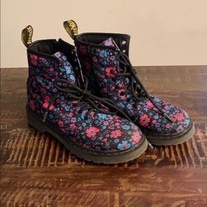 Dr. Martens Kid Sz4